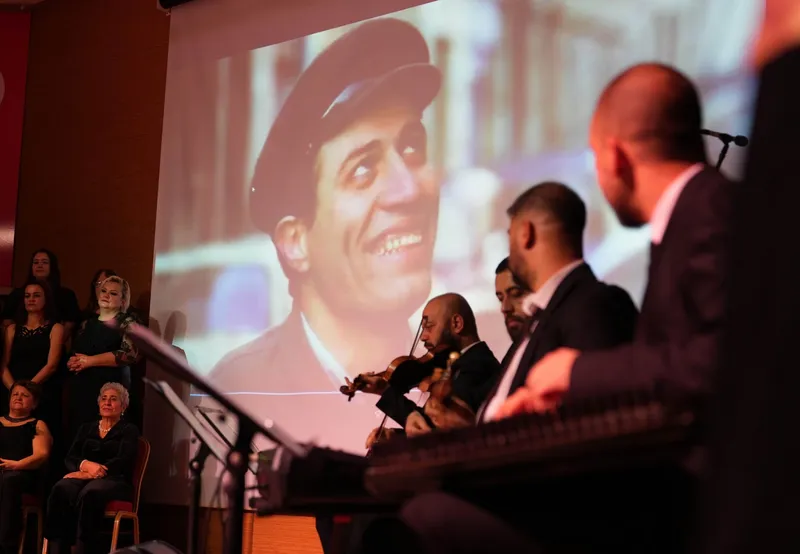 Kemal Sunal, Keçiören